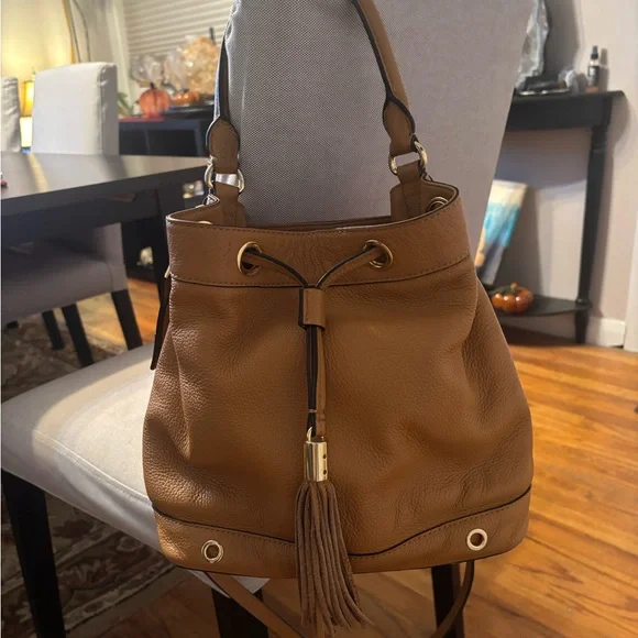 MILLY Astor Leather Drawstring Bucket Handbag Caramel Crossbody Shoulder Bag - Picture 2 of 11